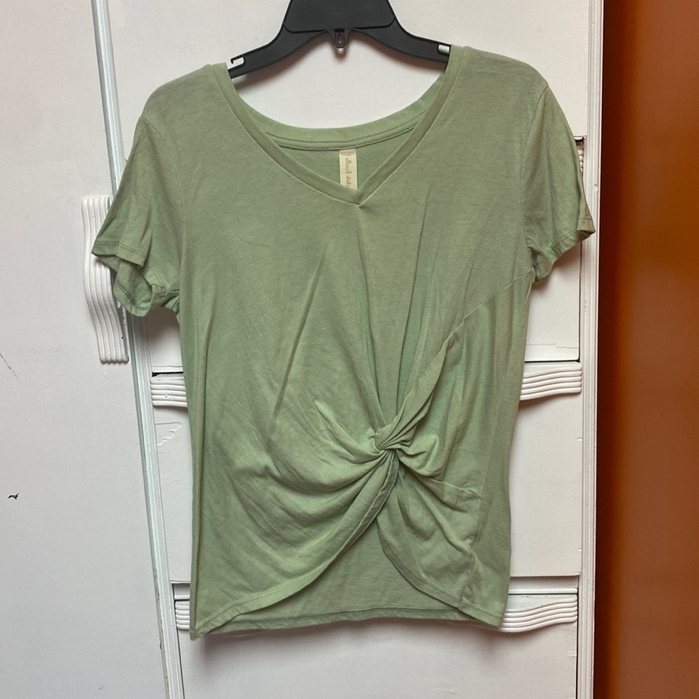 Women’s front knot top from Altard State! Size S